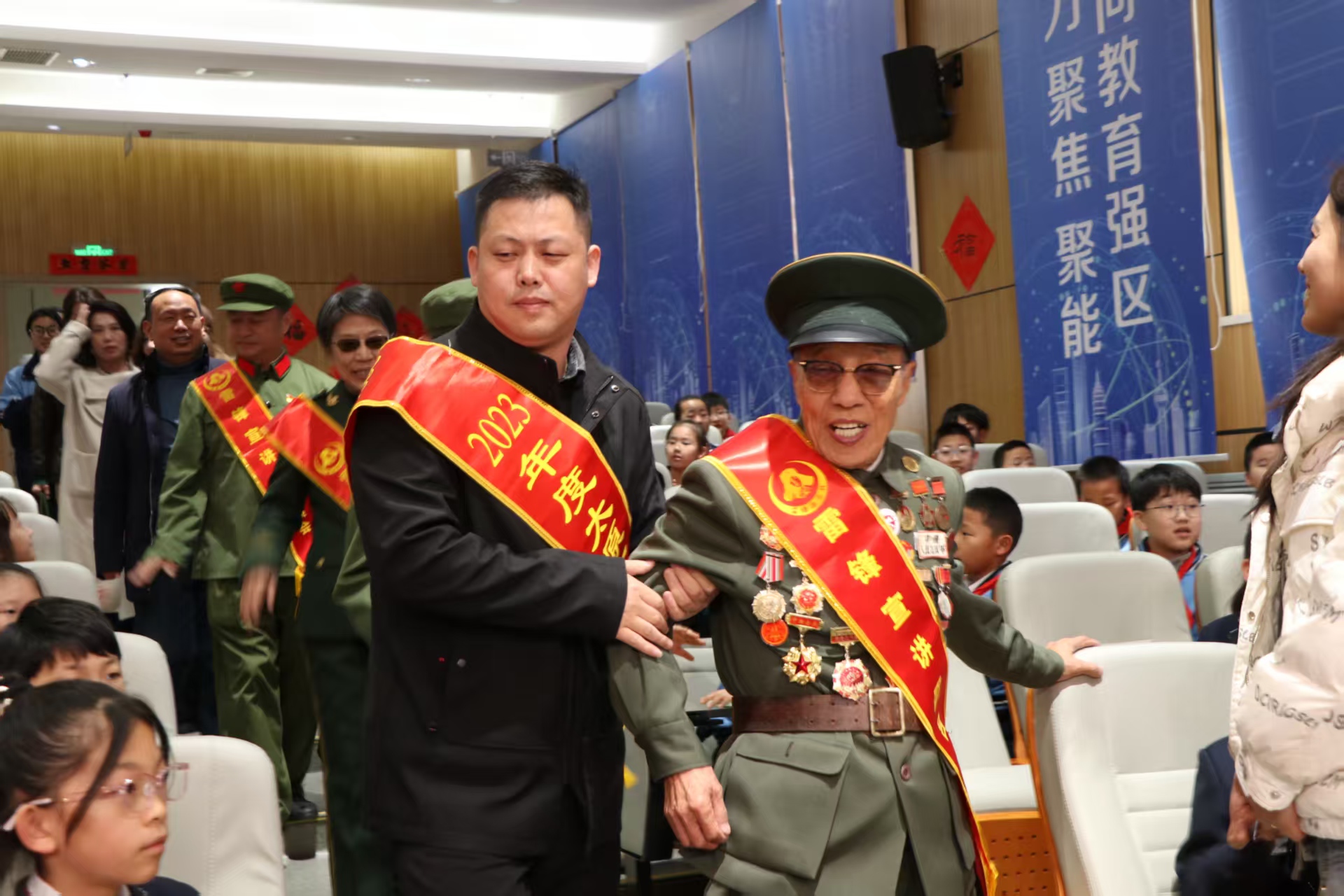 ec42b22b5b50d32659c3b70f4e5aca7.jpg