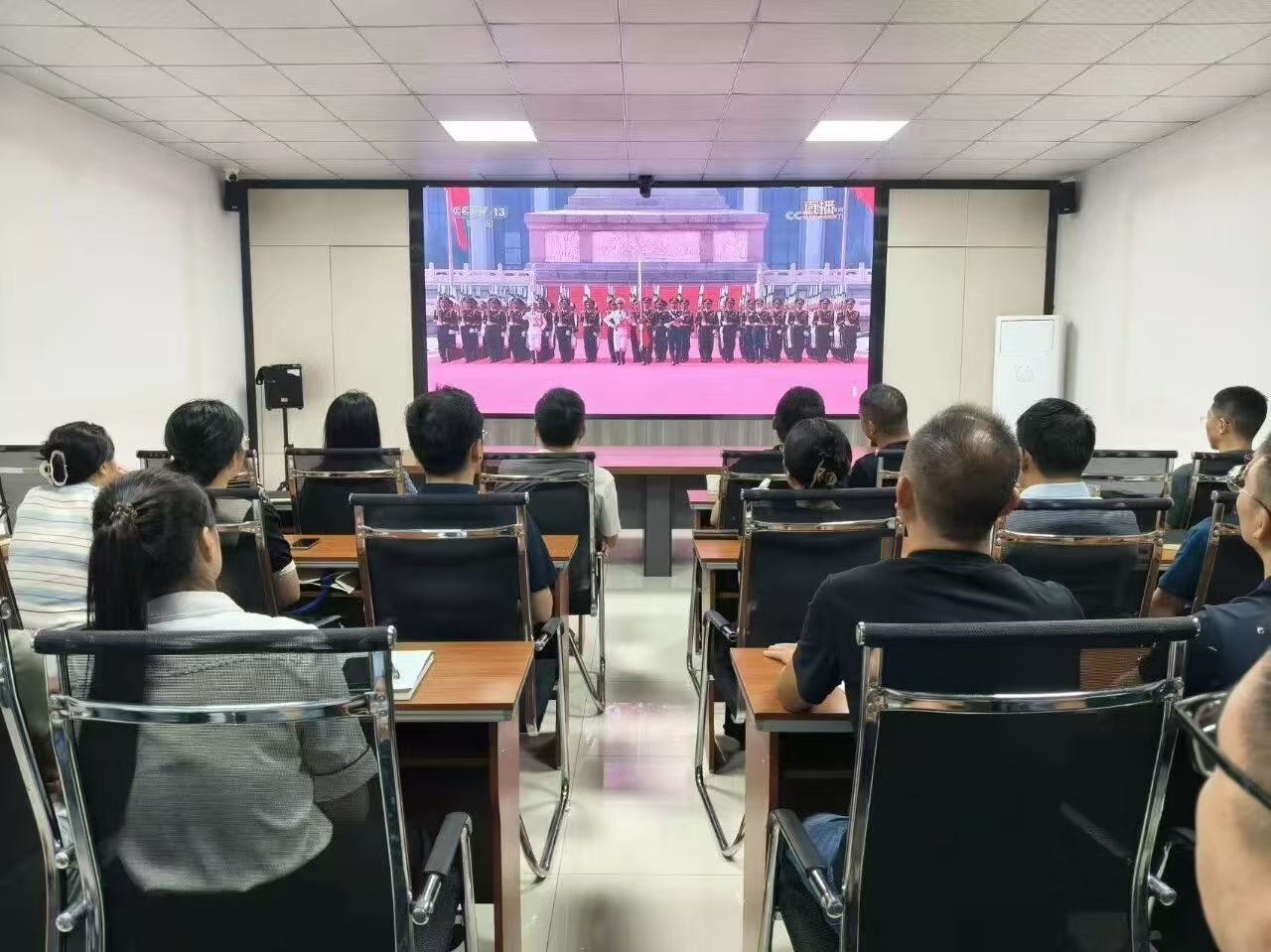 f2e5bc120601f62f1dbeaaf3b82bcf9.jpg f2e5bc120601f62f1dbeaaf3b82bcf9.jpg