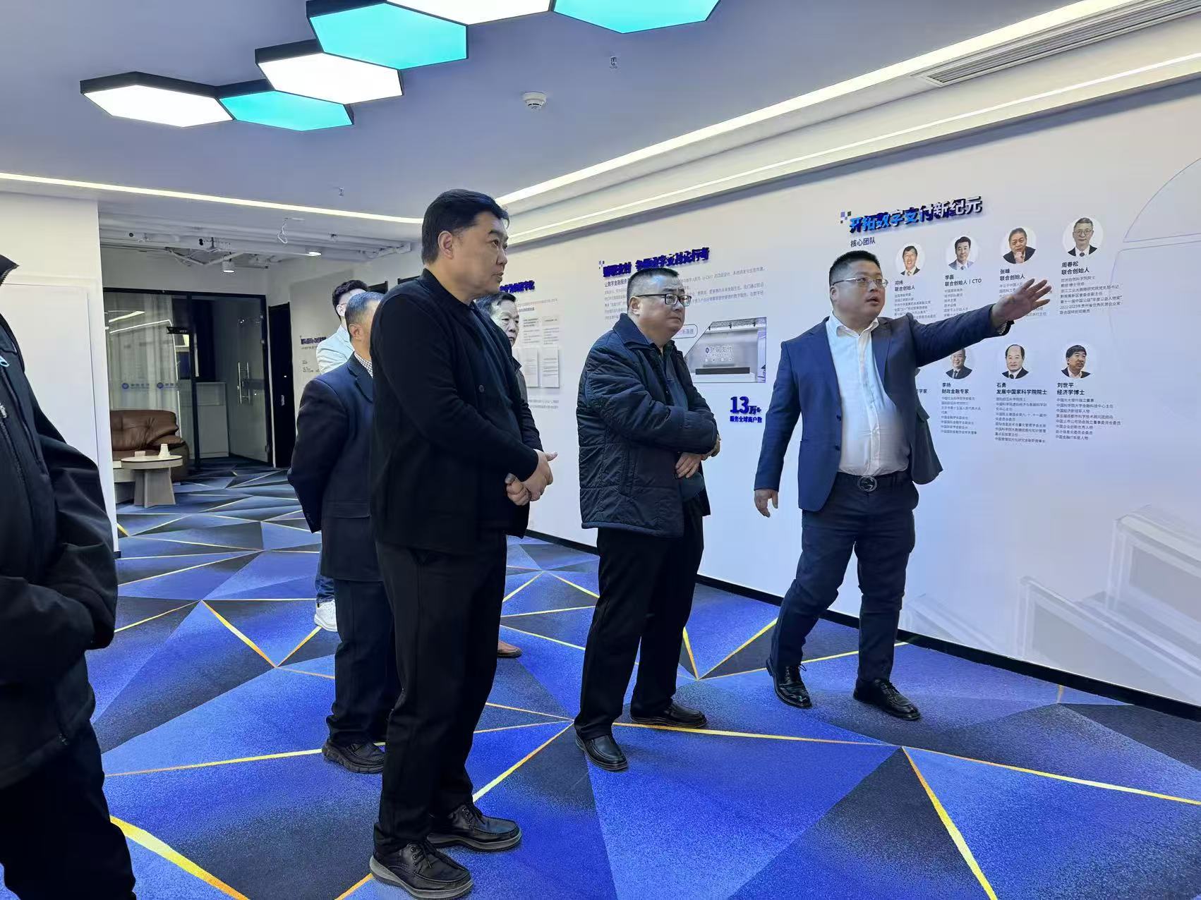 9b18432611328a90e8e5f5519c5a9d01.jpg 9b18432611328a90e8e5f5519c5a9d01.jpg